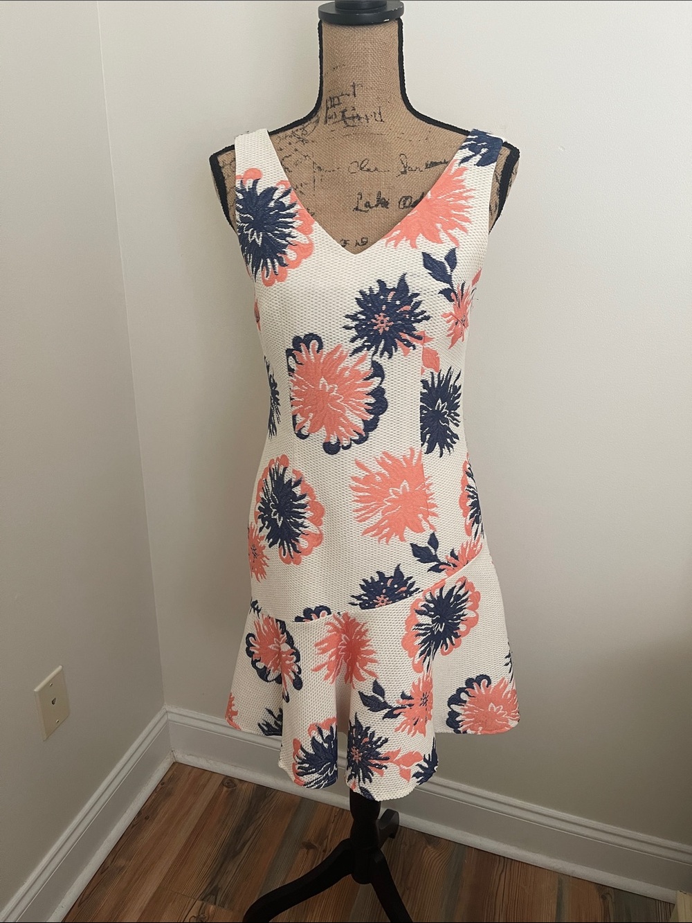 ANTONIO MELANI White Floral Midi Dress with Coral and Navy Blooms, size 4